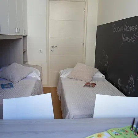 Zara D'amare A 10 Metri Dalla By Yohome *