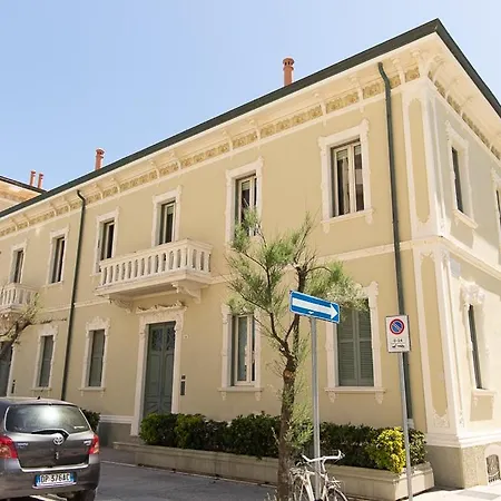 Zara D'amare A 10 Metri Dalla By Yohome Pesaro