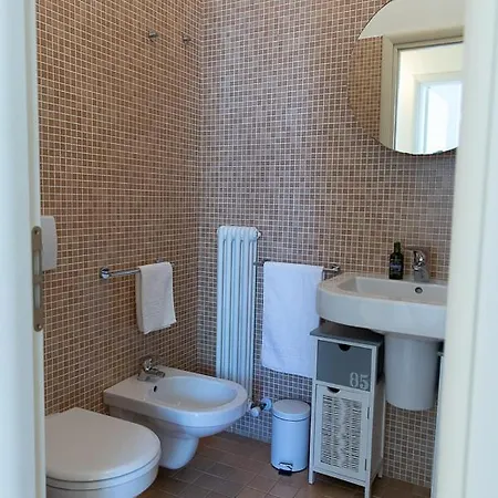 Zara D'amare A 10 Metri Dalla By Yohome 佩萨罗