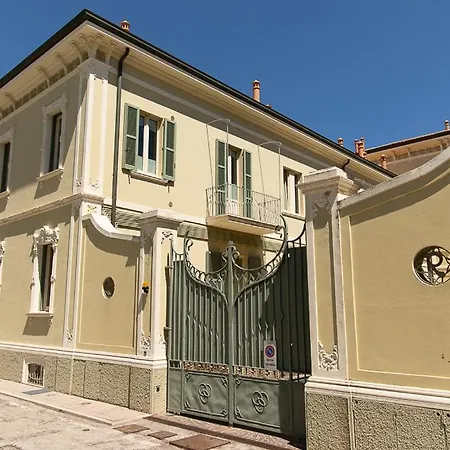 Zara D'amare A 10 Metri Dalla By Yohome Apartmán