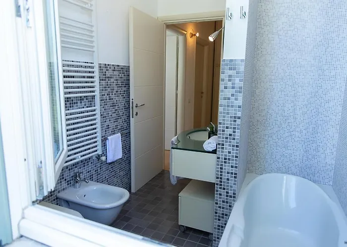 Zara D'amare A 10 Metri Dalla By Yohome Pésaro